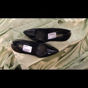 Michael Kors black Dorothy flex pumps 7M
